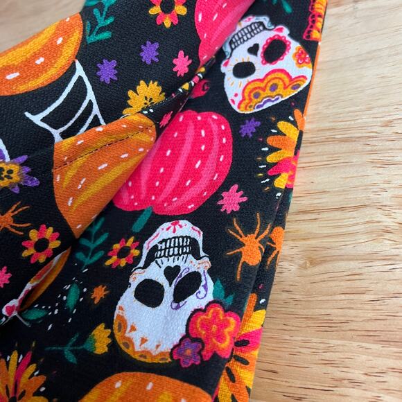 Lunaville Halloween Sugar Skull Black Kitchen Towels - Set of Two - NWT - Picture 4 of 5